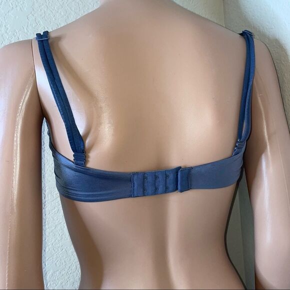 - 32DD Victoria's Secret steel blue/gray underwire push up bra - Picture 7 of 9